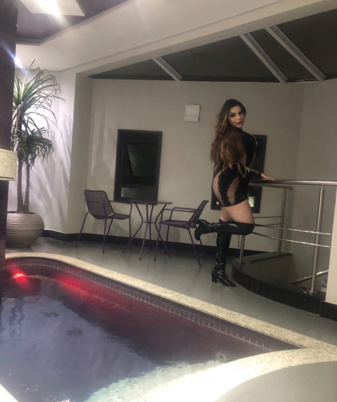 Julianny Ferrari 16