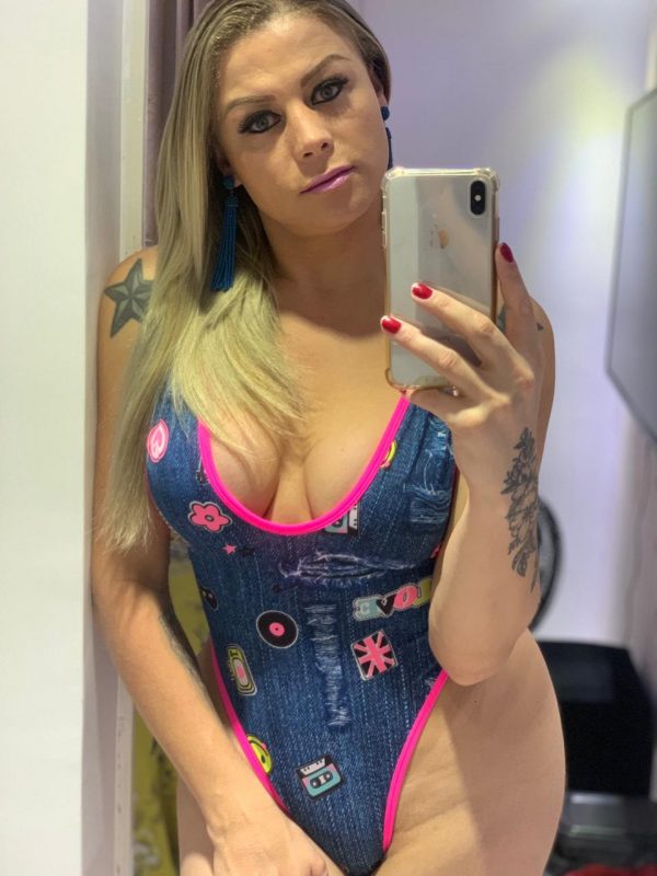Priscila Prado 22