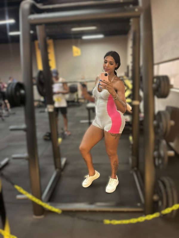 Manoela Ferrari 37