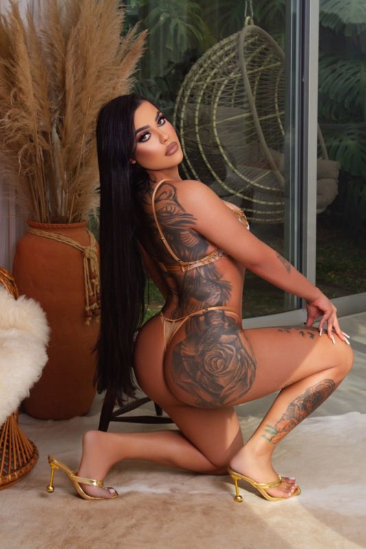 Lara Cardoso 28