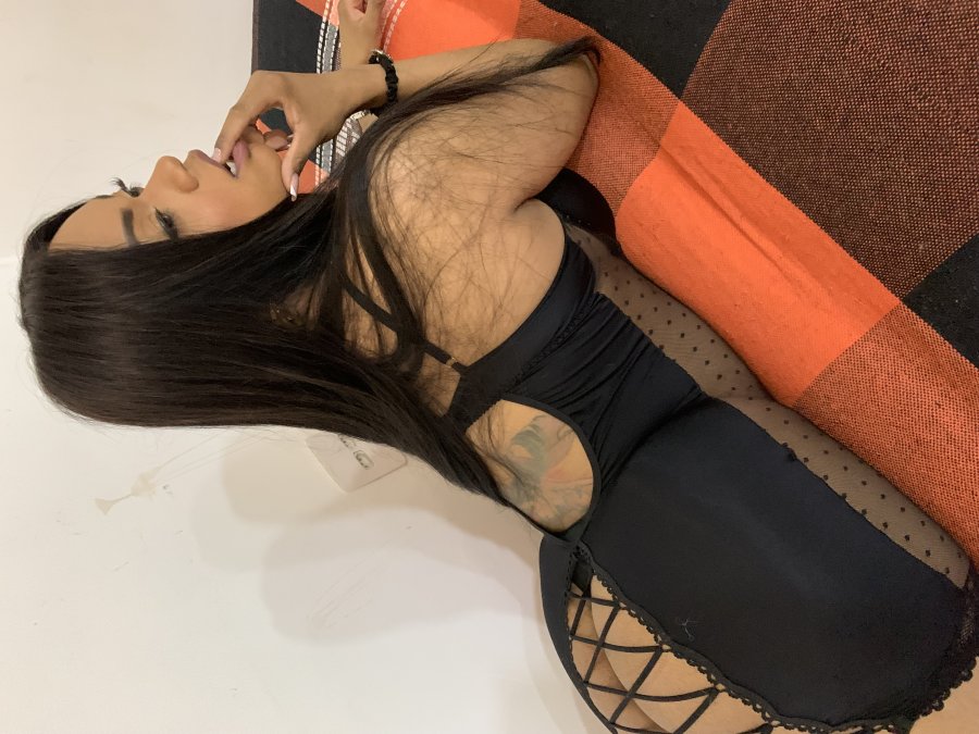 Nicole Oliver 3