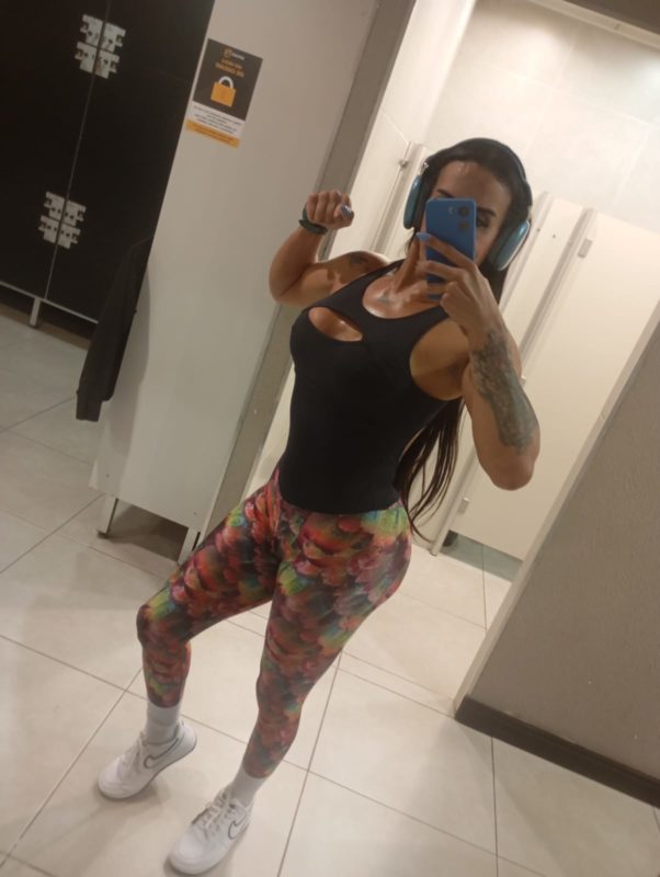 Danielle Senna 33