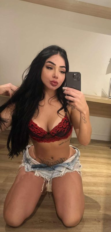 Alicia Wendy 3