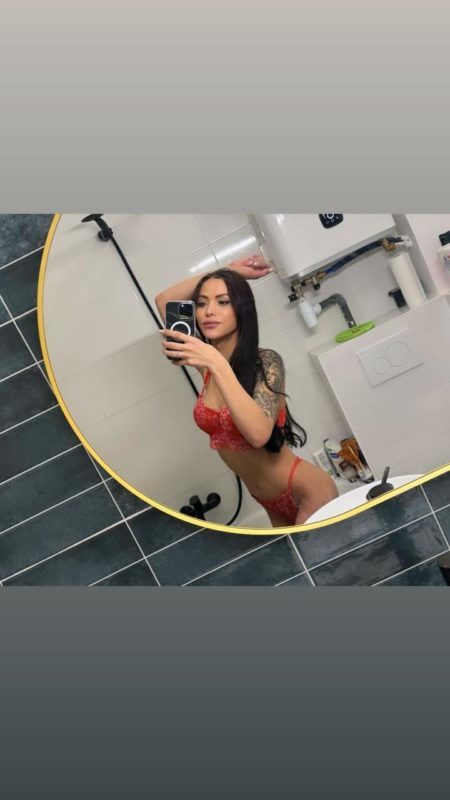Sofia Valota 25