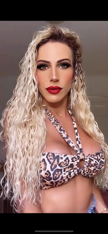 Bella Araujo 55