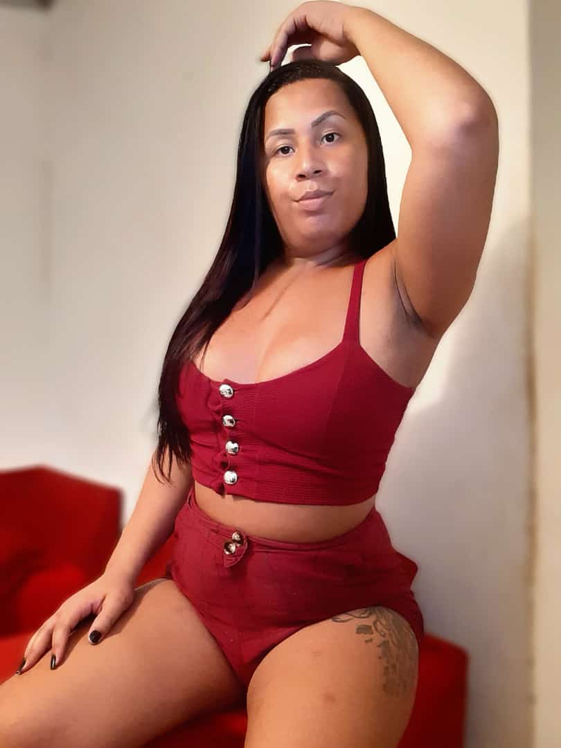 Caroline Araújo 37
