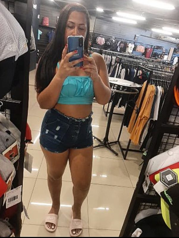 Caroline Araújo 46