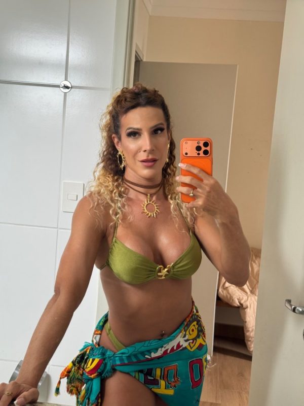 Bella Araujo 5