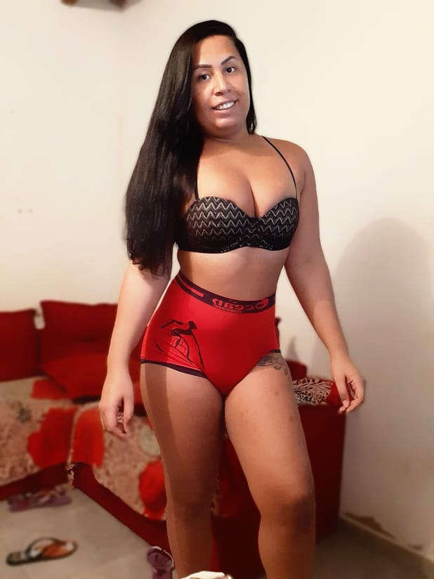 Caroline Araújo 40