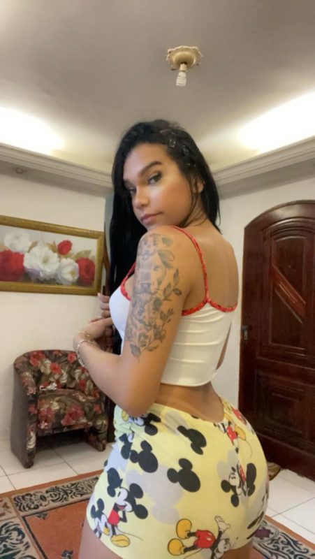 Yuna Mesquita 25