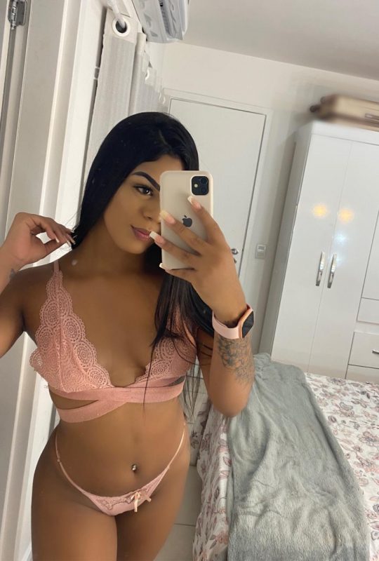Jayne Santos 27