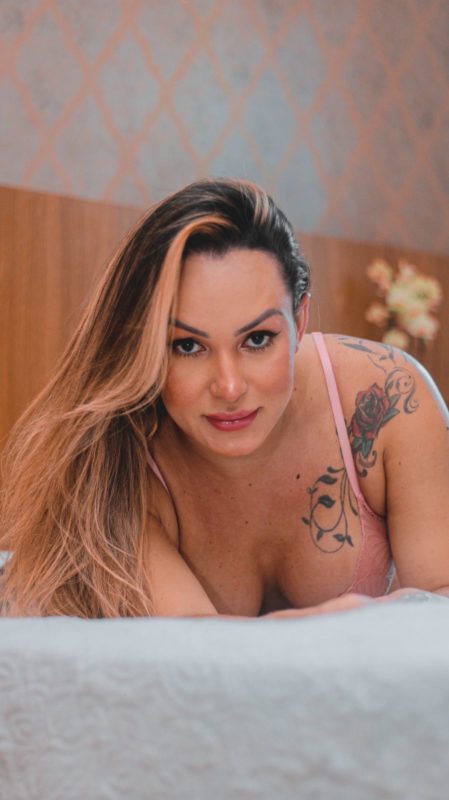 Anna Moreira 4