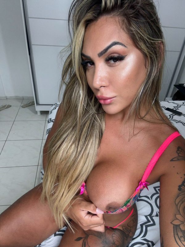 Jade Hottman 13