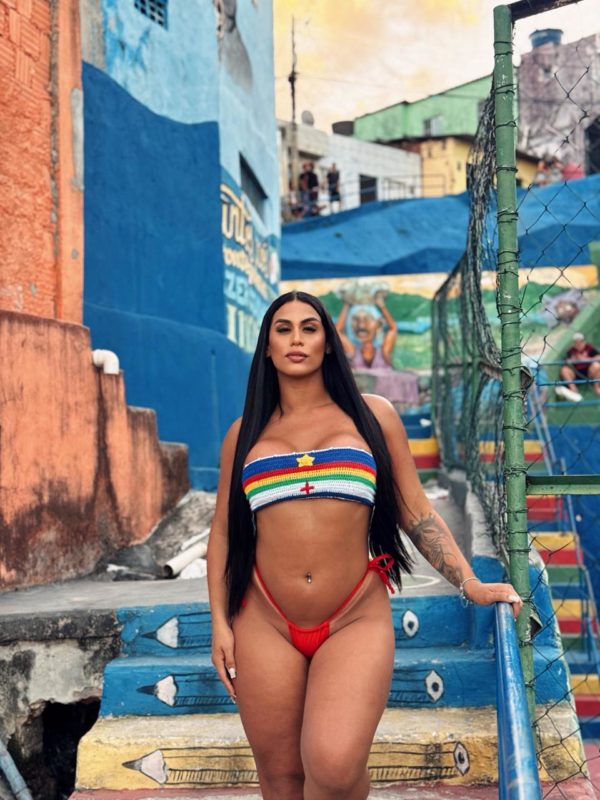 Pamela Ferrari 10