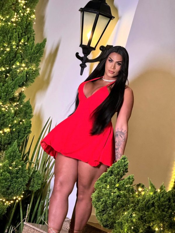 Pamela Ferrari 30