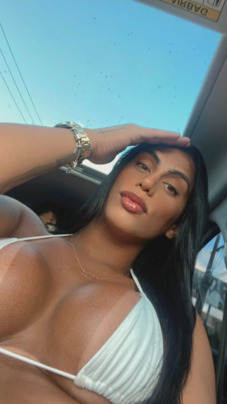 Pamela Ferrari 23