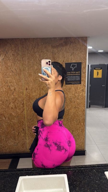 Pamela Ferrari 4