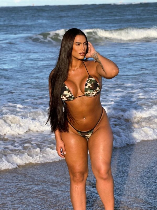 Pamela Ferrari 3