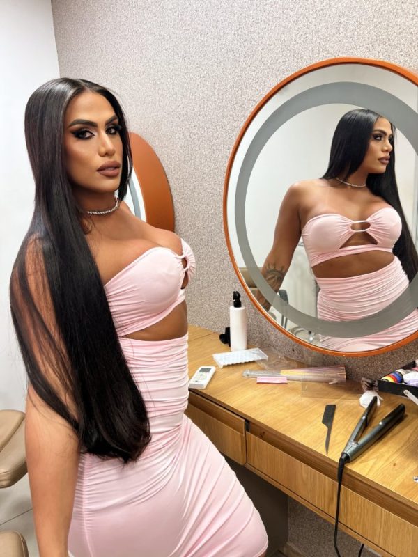 Pamela Ferrari 6