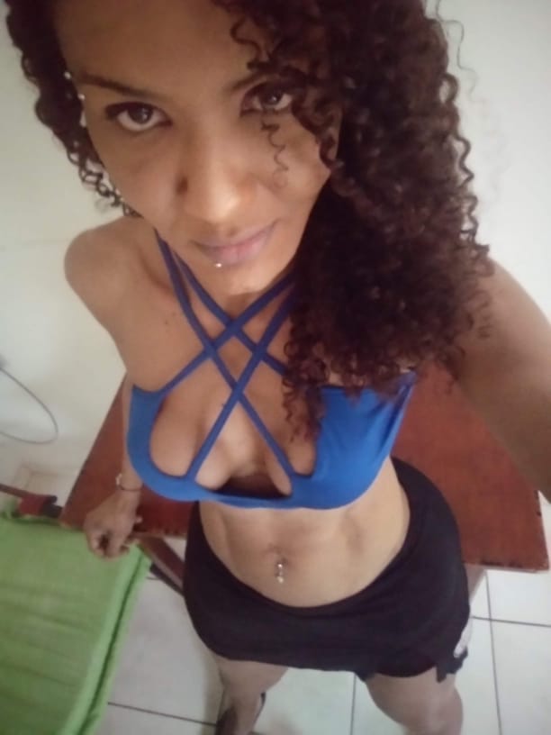 Gabriela Leal 24