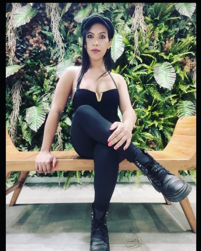 Alexia Alves 17