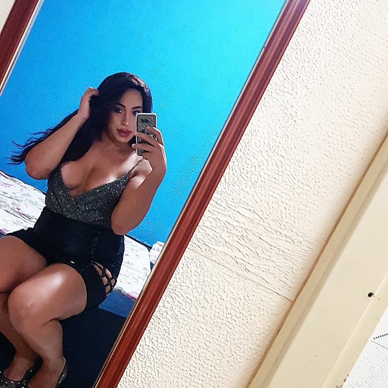 Liah Mancini - Hotel e Motel 40
