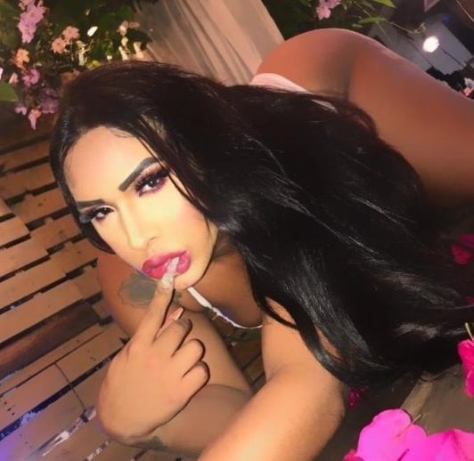 Sthefany Brito 3