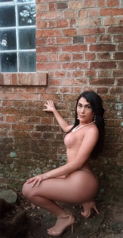 Alana Vallentina 48