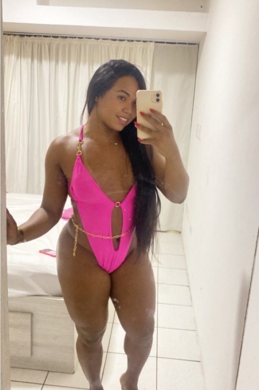 Beatriz Handler 16