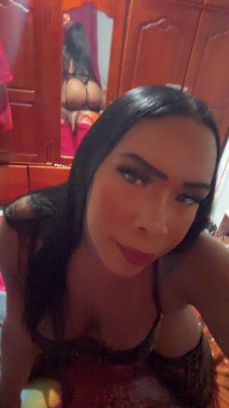 Sthefany Brito 4