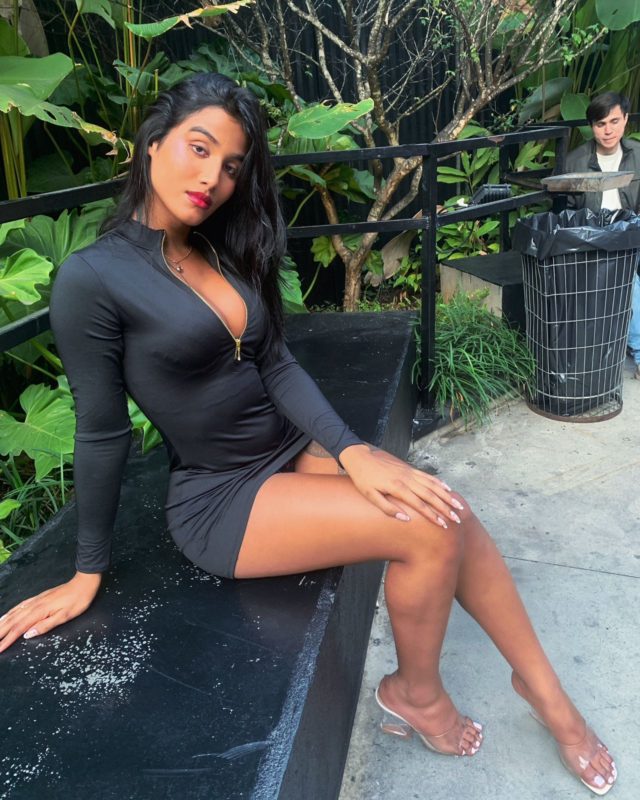Roberta Close 7