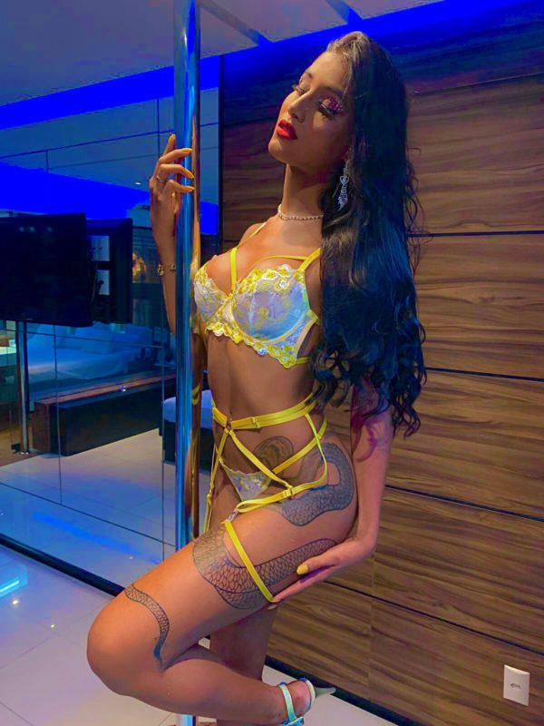 Roberta Close 21