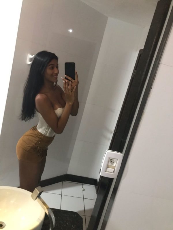 Roberta Close 39