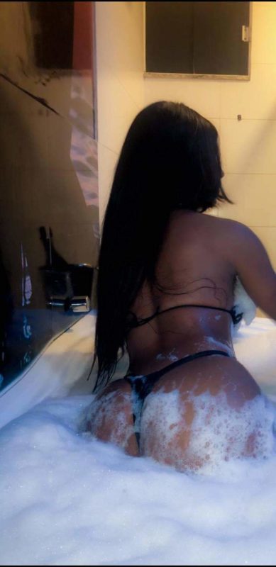 Yara Martins 4
