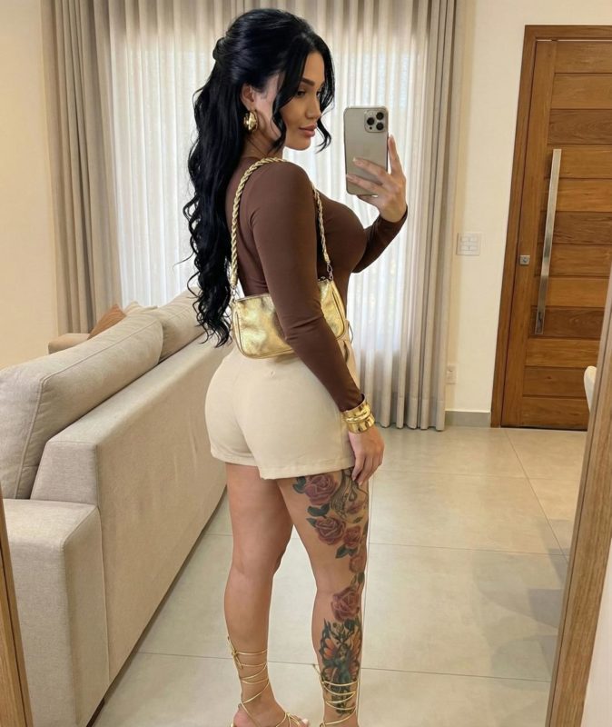 Beatriz Leal 27