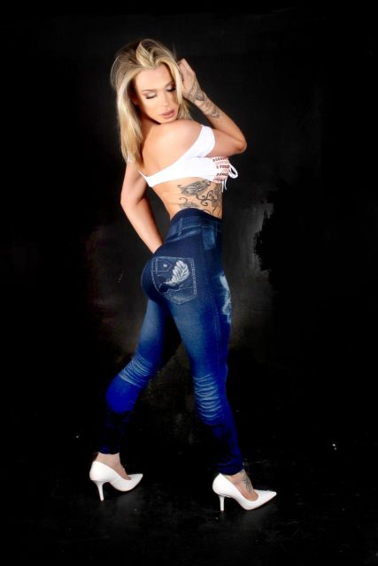 Barbie Mandraka 29