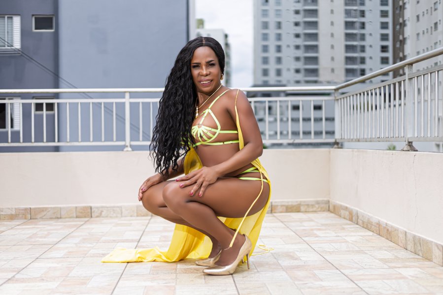 Malu Ebony 23
