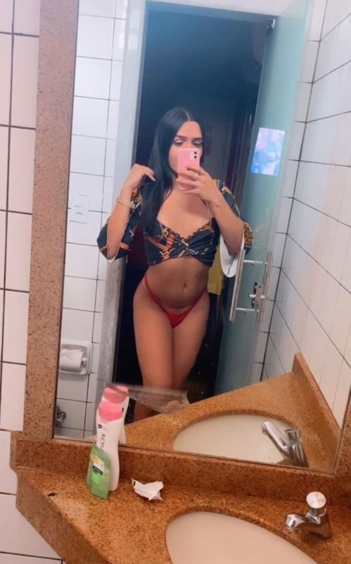 Viviane Ferreira - Sem Local 17