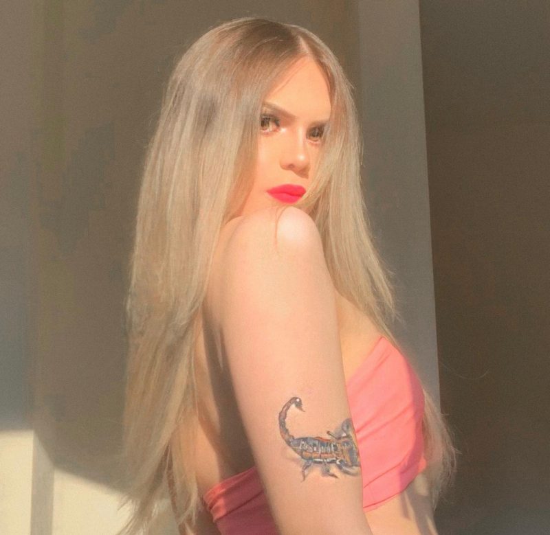 Larissa Andrade 37