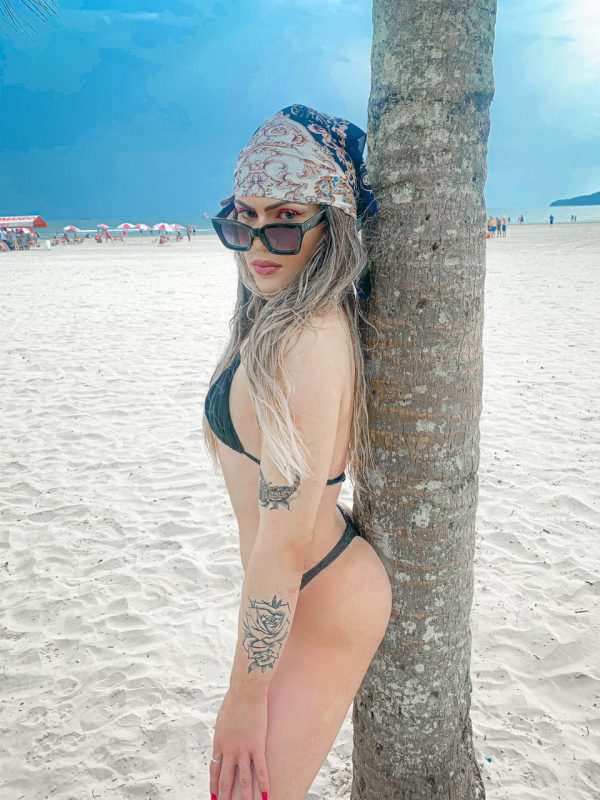 Larissa Andrade 31