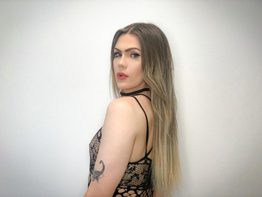 Larissa Andrade 25