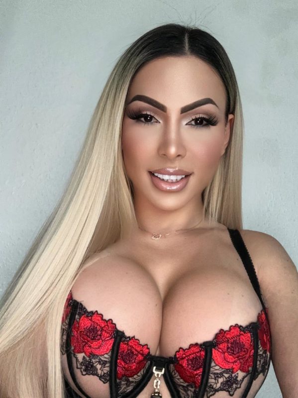 Karol Scarllety 43