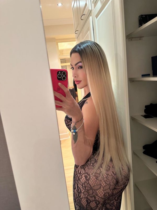 Karol Scarllety 6
