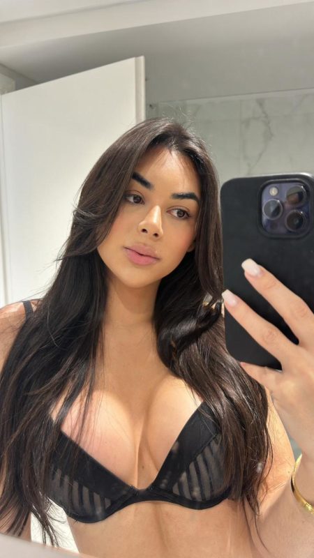 Meli Oliveira 22