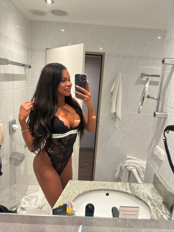 Thauany Trindade 45
