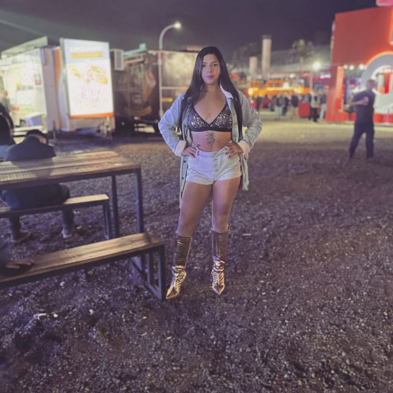 Larissa Costa 3