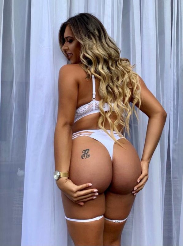 Alessandra Souza 29