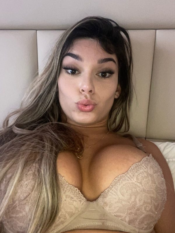 Ellen Furtado 29