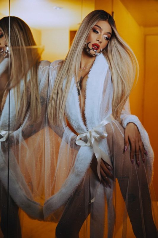 Lola Candy 14