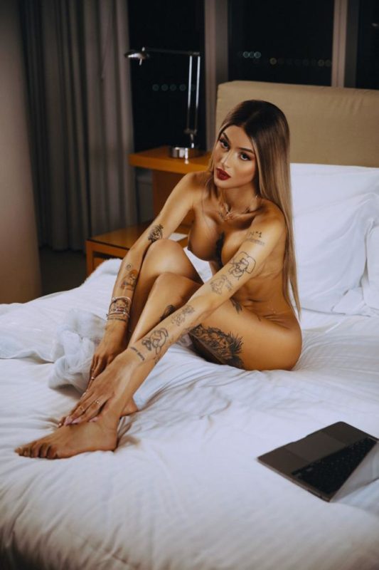 Lola Candy 15